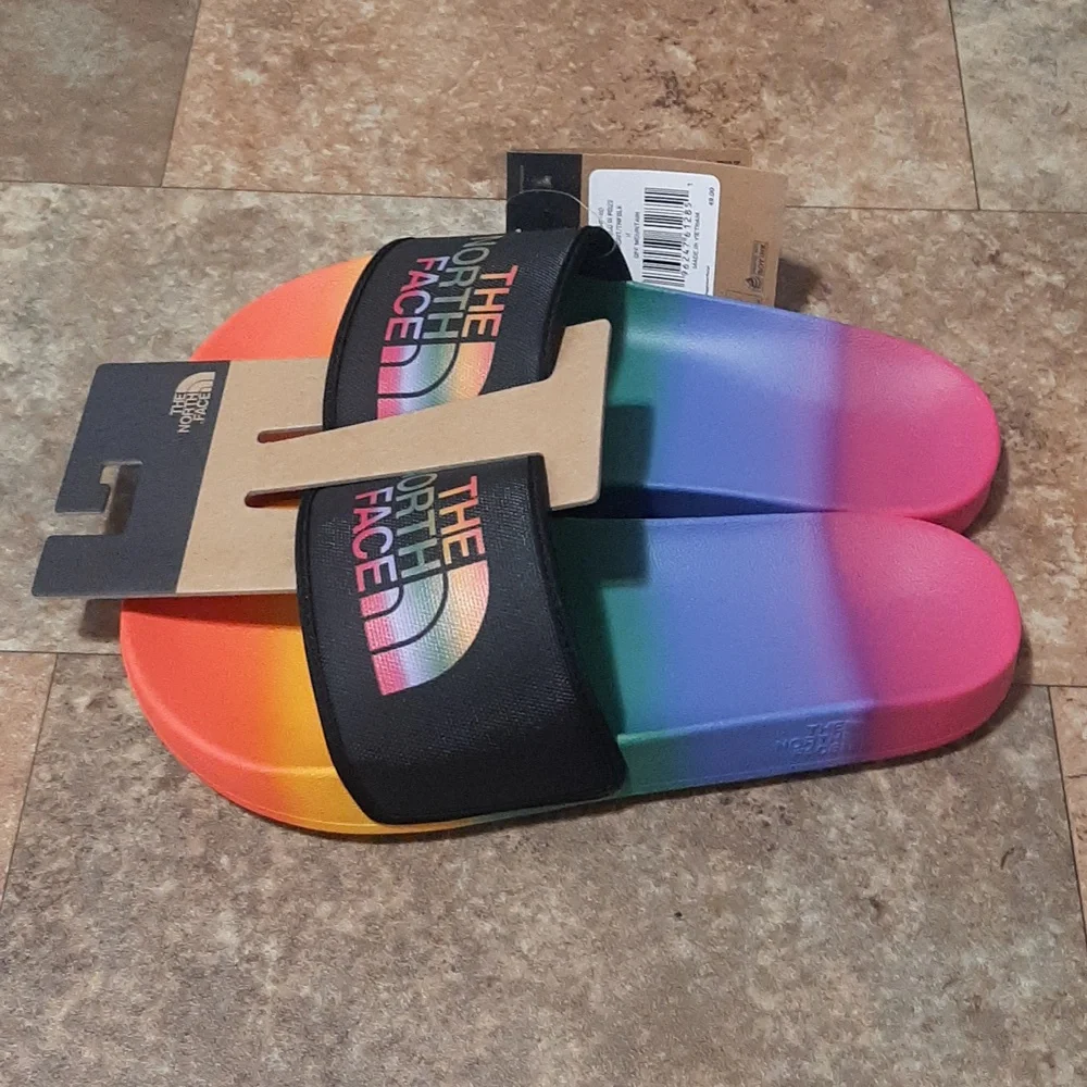 New. The North Face Basecamp III Pride Slides. Size 8. - Picture 3 of 6